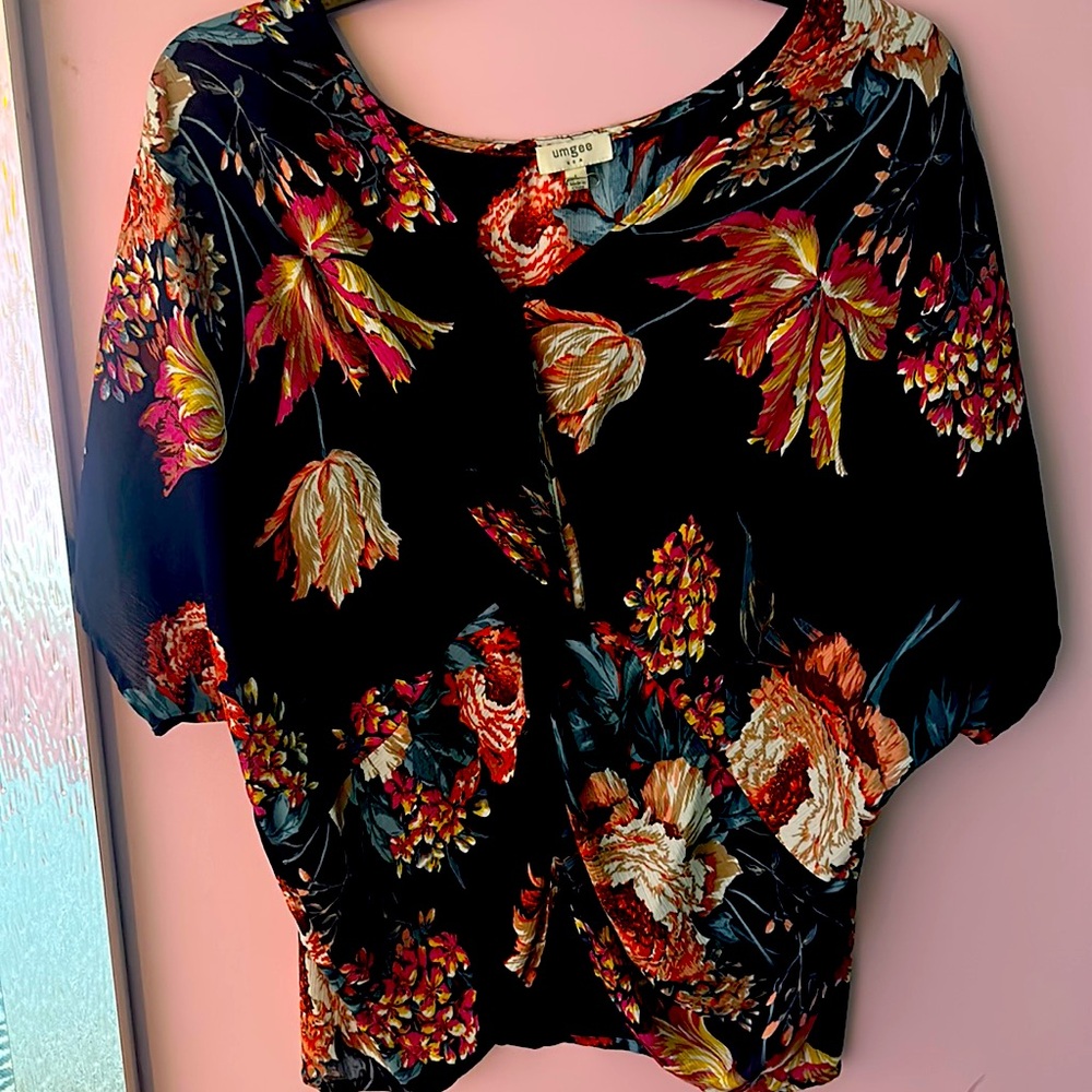 Umgee blouse, never worn, new without tag